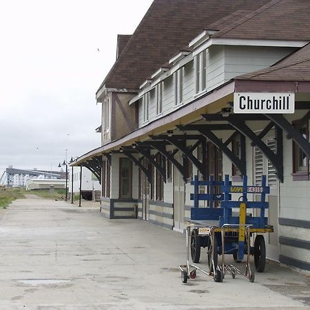 Bear Country Inn Churchill Exterior photo